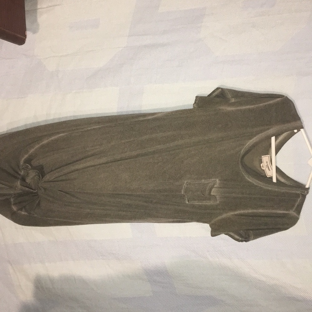 Long dark green t shirt